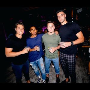 Meet your Posher, Christian